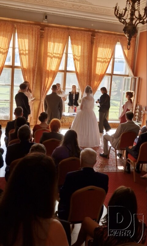 Svadba sa konala v okrese Nové Zámky Poľovnícky kaštieľ Palárikovo na svadbe hral DJ MARK - dj na svadby v okrese Nové Zámky 